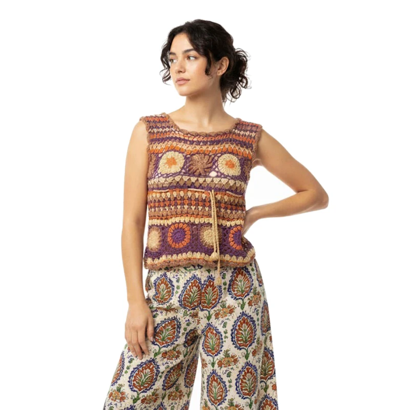 Top original de crochet con tirantes hecho a mano TPNE1804