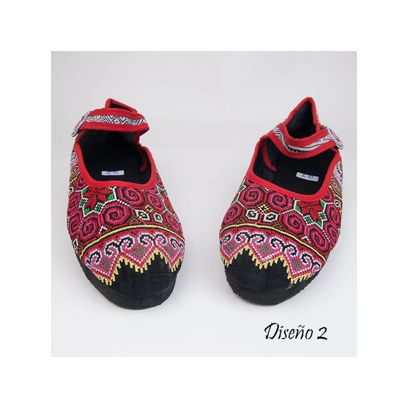 Zapato bordado Hmong 53